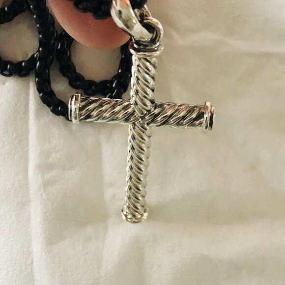 David Yurman Cable Cross Pendant w/Black Stainless Necklace 26" w/Pouch Mint - Picture 3 of 16